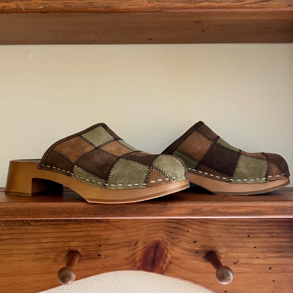 Swedish Hasbeens Suede Patch Clog